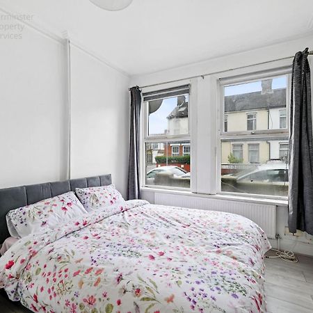Cosy Tottenham Apartment Sleeps 4 Лондон Екстериор снимка