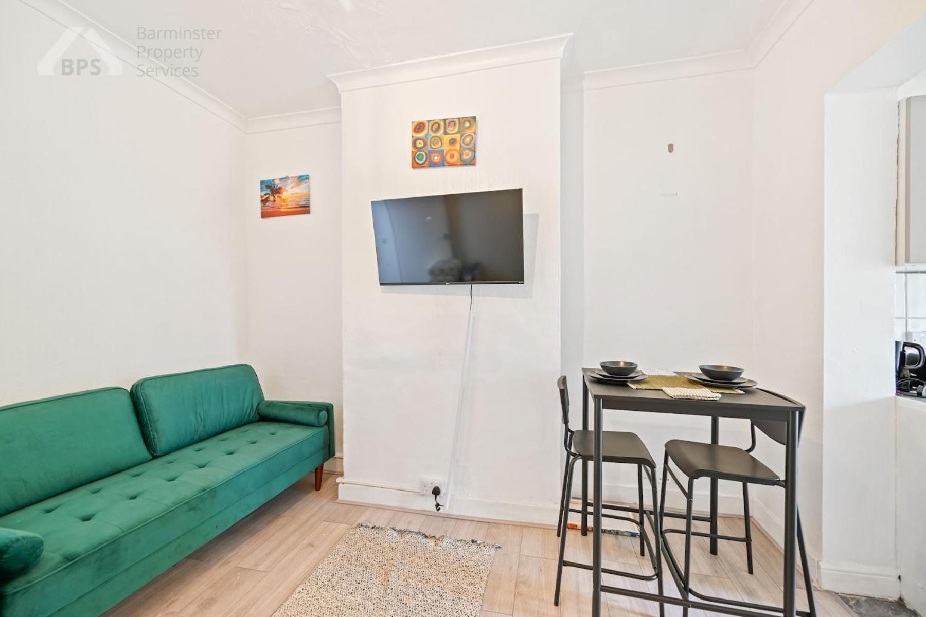 Cosy Tottenham Apartment Sleeps 4 Лондон Екстериор снимка